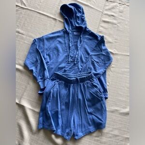 Women's Old Navy Activewear Set (Sweatshirt & Shorts) - Sz. XS,S